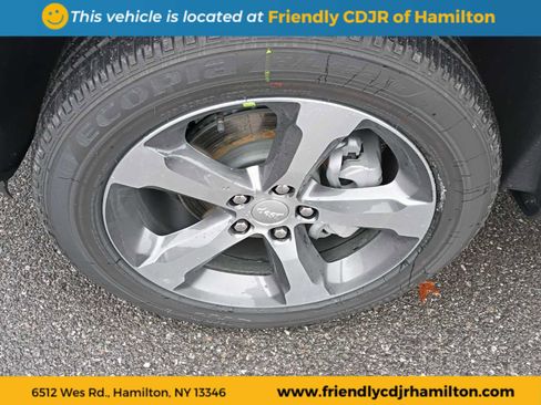 New 2025 Jeep Grand Cherokee Limited w/ Luxury Tech Group II image 9