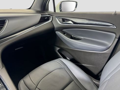 Used 2023 Buick Enclave Essence image 22
