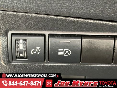 Used 2023 Toyota Corolla Cross LE w/ Moonroof Package image 25