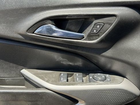 Used 2024 Chevrolet Trax LS w/ LS Convenience Package FWD image 21