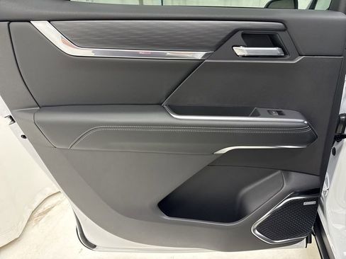 New 2026 GMC Acadia Elevation image 17