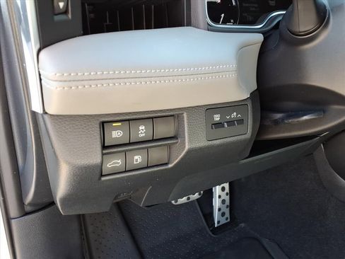 Certified 2020 Toyota Avalon XSE w/ All Weather Liner Package image 17