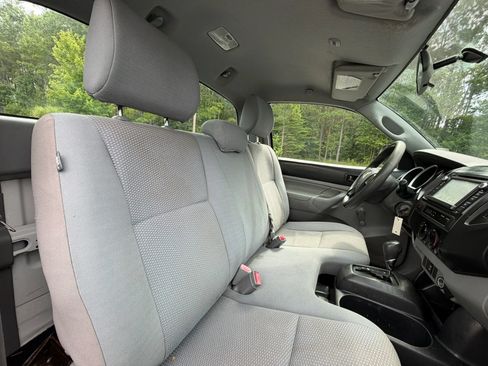 Used 2014 Toyota Tacoma 2WD Regular Cab image 15