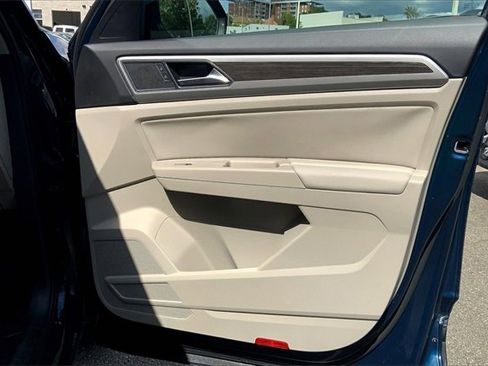 Used 2018 Volkswagen Atlas SE image 18