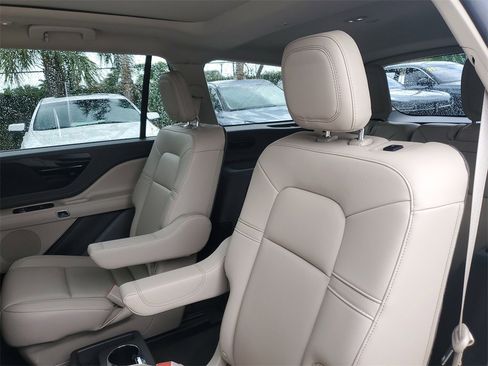 Certified 2023 Lincoln Aviator 2WD w/ Premium Package image 12