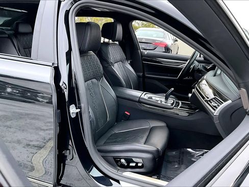 Used 2020 BMW 745e xDrive image 8