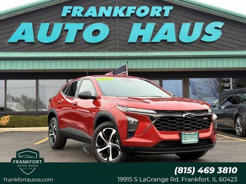 Used 2024 Chevrolet Trax RS w/ Driver Confidence Package image 1