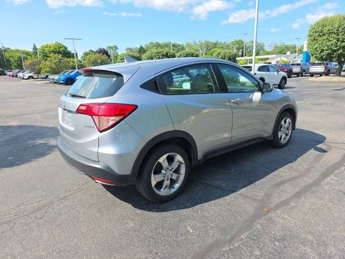 Used 2017 Honda HR-V LX image 7