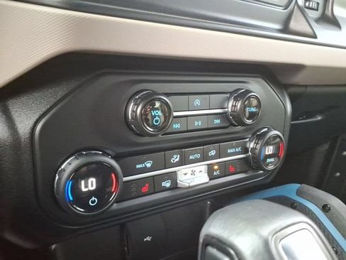 Certified 2023 Ford Bronco Wildtrak AWD/4WD image 19