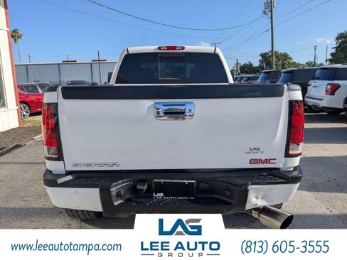 Used 2012 GMC Sierra 2500 Denali w/ Suspension Package, Off-Road AWD/4WD image 4