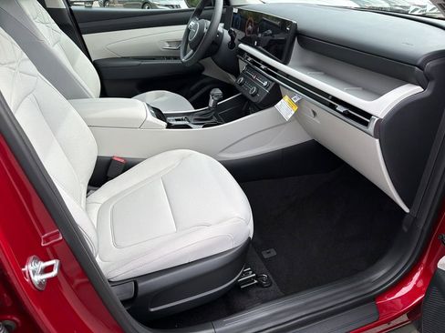 New 2026 Hyundai Tucson SE image 14