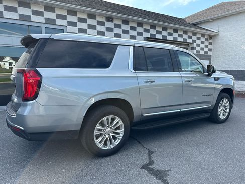Used 2024 GMC Yukon XL SLT w/ SLT Premium Package AWD/4WD image 3