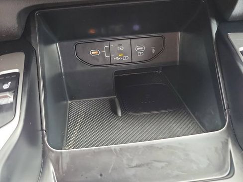 Used 2024 Kia Sorento S FWD image 25