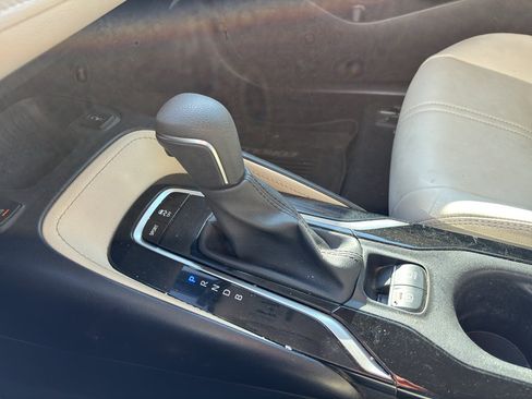 Used 2020 Toyota Corolla XLE FWD image 24