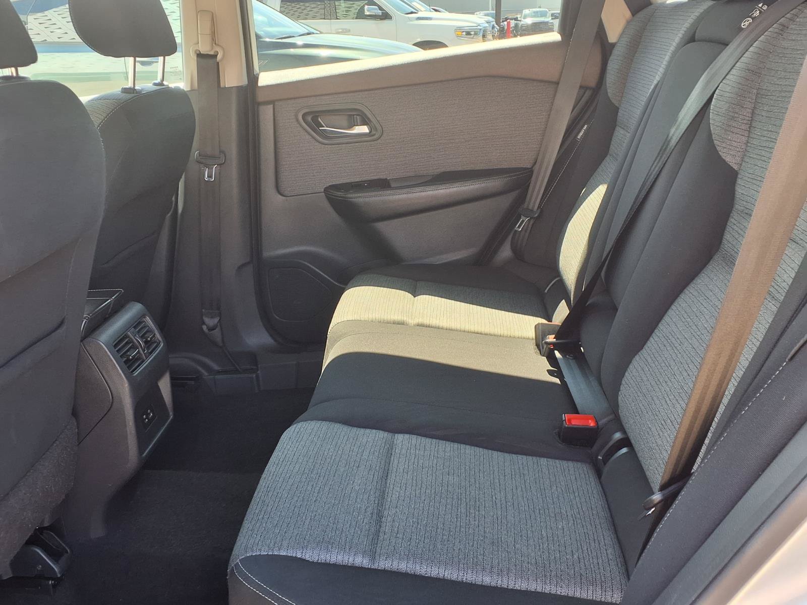 Used 2022 Nissan Rogue SV FWD image 21