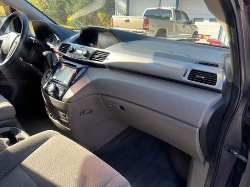 Used 2016 Honda Odyssey SE image 30