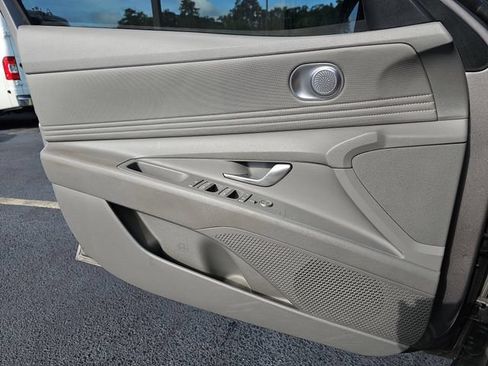 Used 2023 Hyundai Elantra SEL w/ Convenience Package FWD image 24