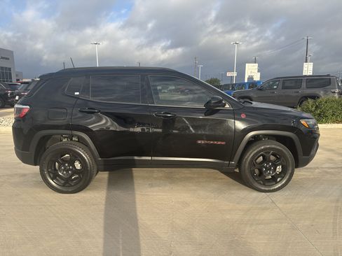 Used 2023 Jeep Compass Trailhawk AWD/4WD image 12