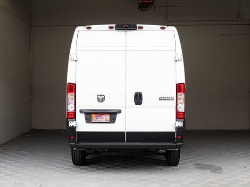 Used 2024 RAM ProMaster 2500 w/ Upfitter's Prep Package FWD image 11