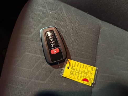 Used 2019 Toyota Tacoma TRD Off-Road image 30