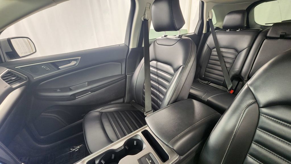 Used 2024 Ford Edge SEL AWD/4WD image 2