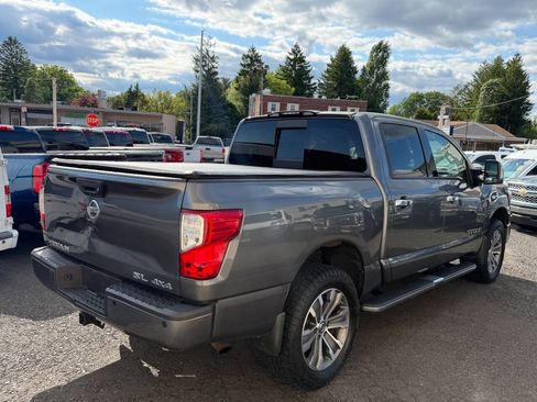 Used 2017 Nissan Titan SL w/ SL Towing Convenience Package AWD/4WD image 5