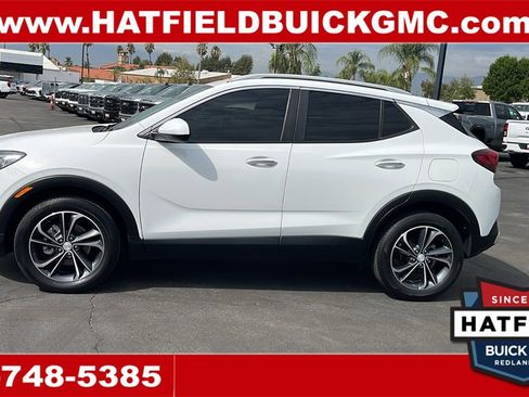 Used 2022 Buick Encore GX Select image 2
