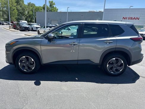 Used 2024 Nissan Rogue SV AWD/4WD image 6