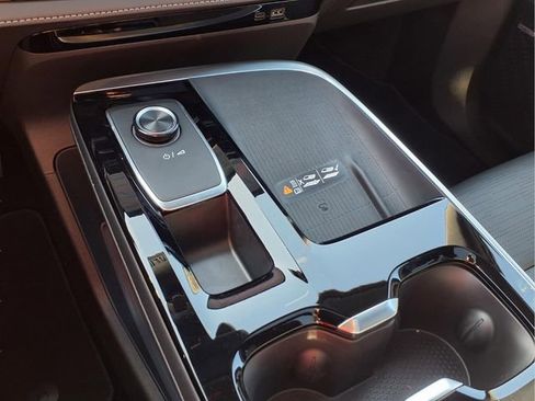 New 2026 Buick Enclave Sport Touring w/ Power Package image 9