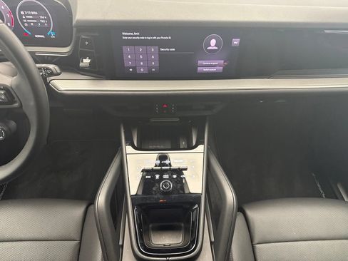 Certified 2025 Porsche Cayenne AWD/4WD image 13