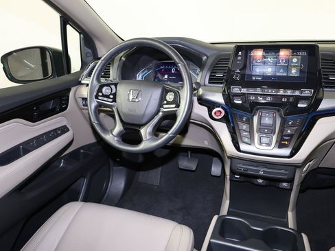 Used 2023 Honda Odyssey Touring image 7