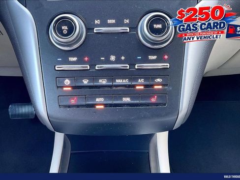 Used 2017 Lincoln MKC Select w/ Select Plus Package AWD/4WD image 32