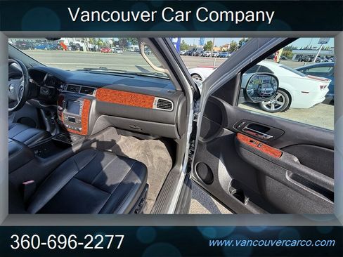 Used 2013 Chevrolet Tahoe LT w/ Luxury Package AWD/4WD image 29