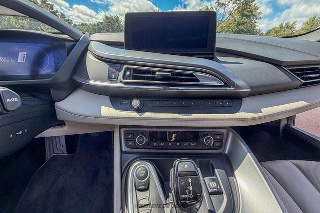 Used 2015 BMW i8 AWD/4WD image 41