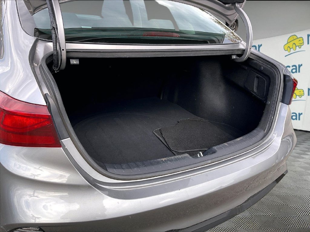 Certified 2023 Kia Forte LXS w/ LXS Technology Package FWD image 32