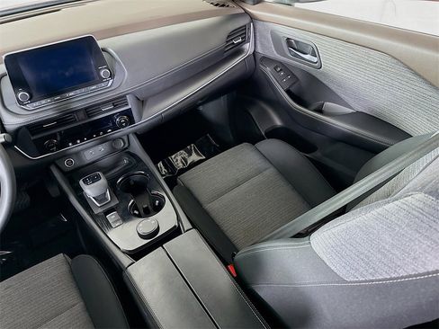 Certified 2023 Nissan Rogue SV image 26