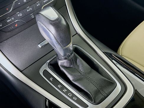Used 2018 Ford Edge SEL w/ Equipment Group 201A AWD/4WD image 24