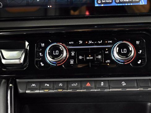 Used 2023 GMC Sierra 1500 AT4 image 37