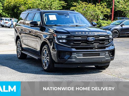 Used 2025 Ford Expedition Active AWD/4WD image 5