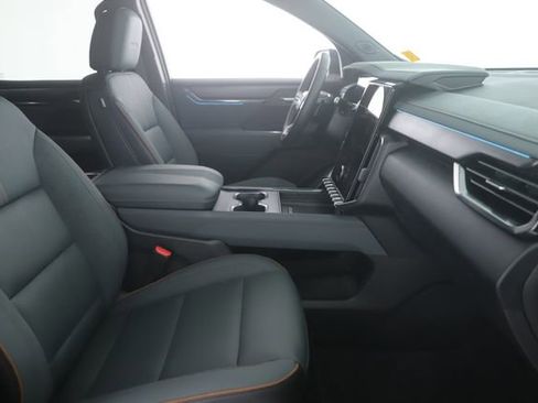 Used 2026 GMC Acadia AT4 w/ Luxury Package AWD/4WD image 33