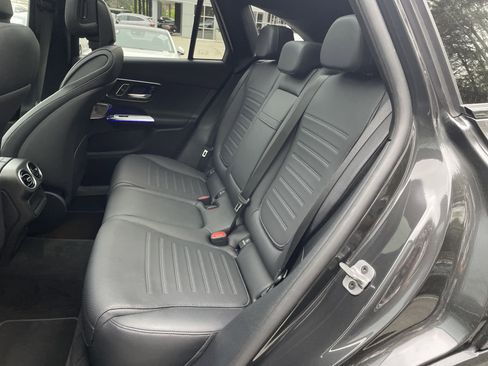 Certified 2025 Mercedes-Benz GLC 300 image 40