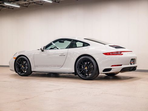 Used 2019 Porsche 911 Carrera 4 AWD/4WD image 3