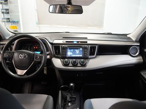 Used 2015 Toyota RAV4 LE AWD/4WD image 18