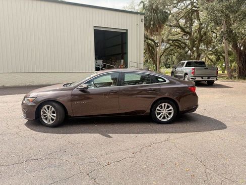Used 2016 Chevrolet Malibu LT w/ Leather Package image 8