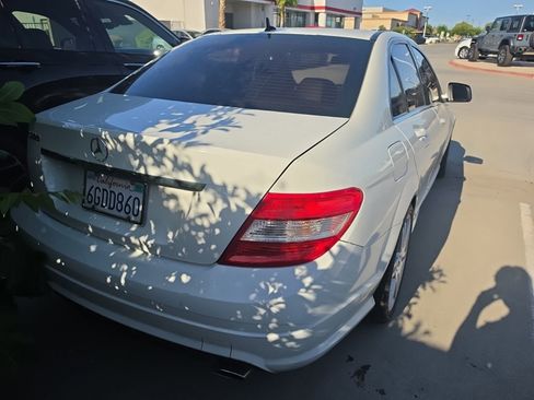 Used 2009 Mercedes-Benz C 300 Sedan image 4