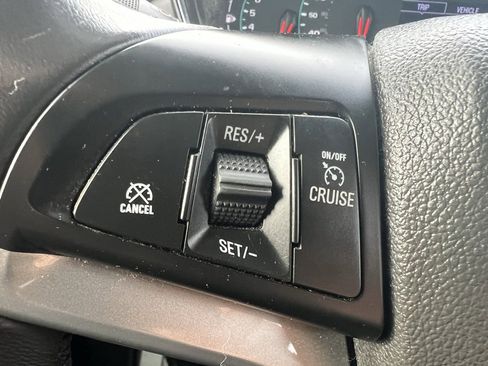 Used 2020 Chevrolet Trax LT w/ LT Convenience Package image 38