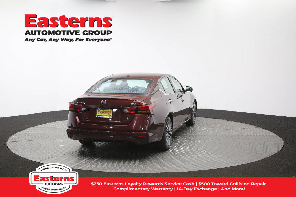 Used 2024 Nissan Altima 2.5 SV FWD image 42