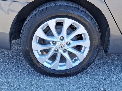 Used 2018 Nissan Sentra SV image 13