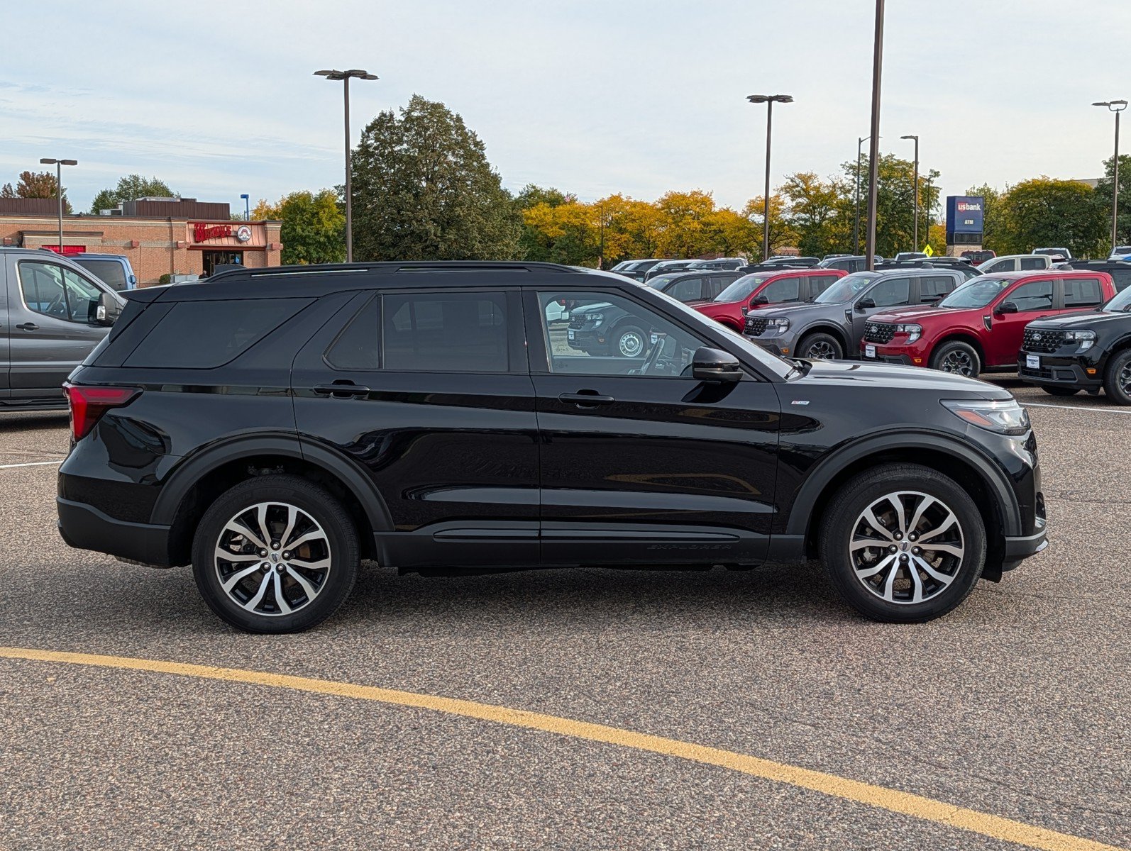 Used 2025 Ford Explorer ST-Line AWD/4WD image 5