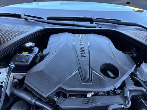 Used 2025 Genesis G90 3.5T image 17